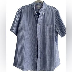 Brooks Brothers size L seersucker blue & white button up shirt🌴
